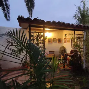 https://elescondite.in-canary-islands.com